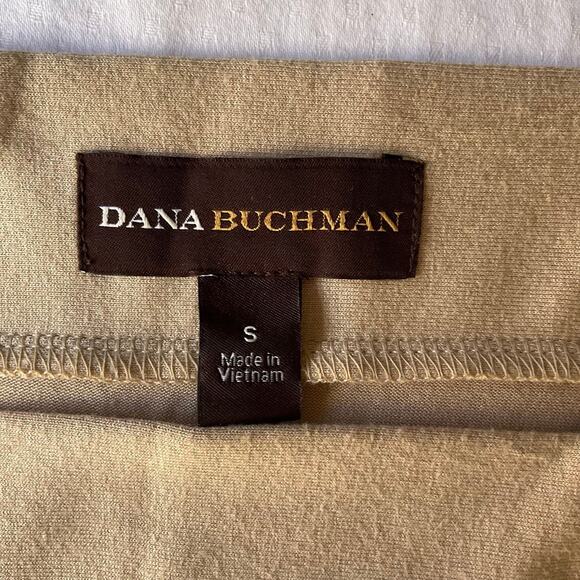 Dana Buchman Women’s Short Sleeve Blouse size S, Beige w Bling Golden Sequin - Picture 4 of 7
